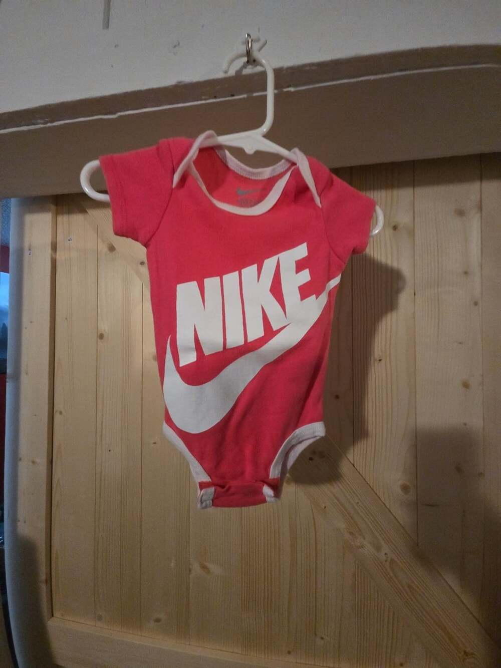 Nike Bodysuit Size 0/6M Pink